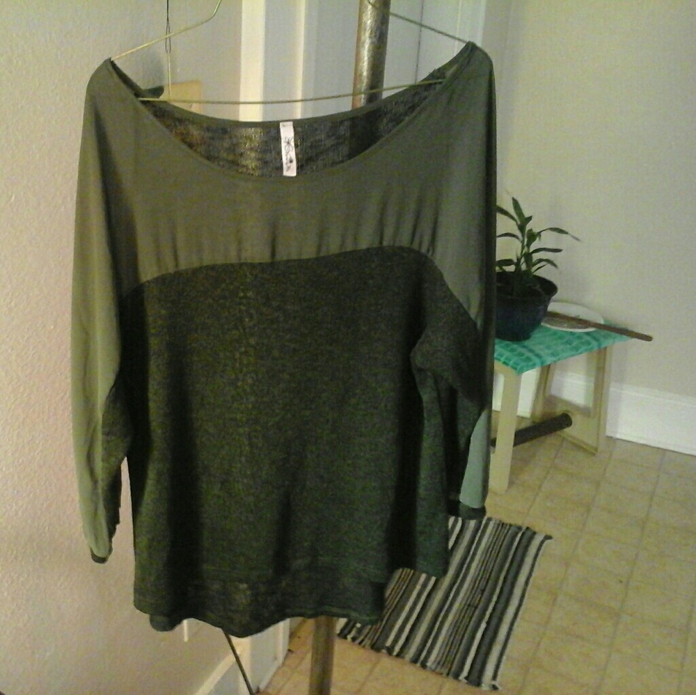 Olive top - Picture 2 of 2